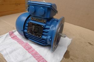 W22 MDERAXX071-04 B5-A160 IP55 0,37KW 230/400 50Hz 1330ot 1,16A